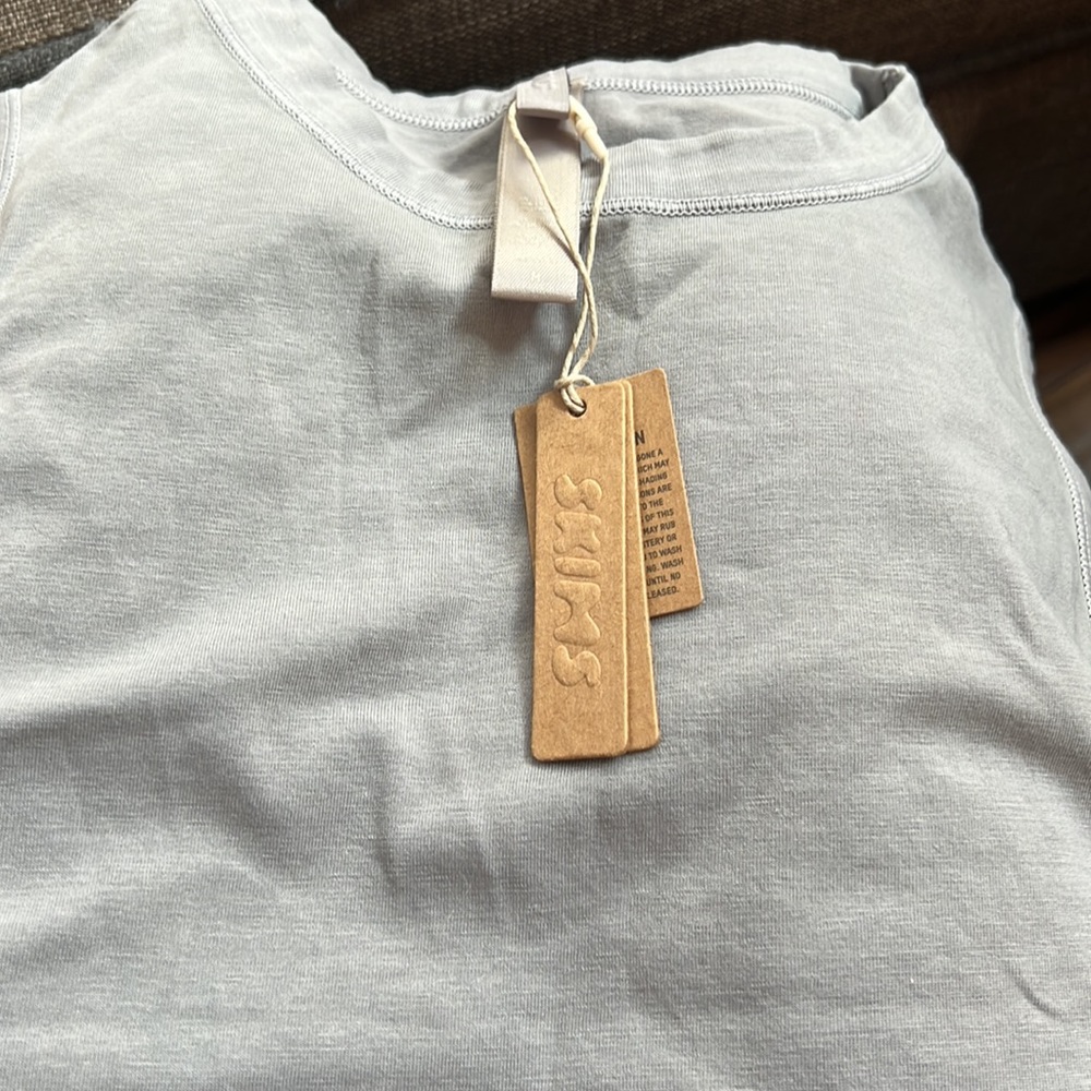 Skims Outdoor Crew Neck Tank - Picture 6 of 10